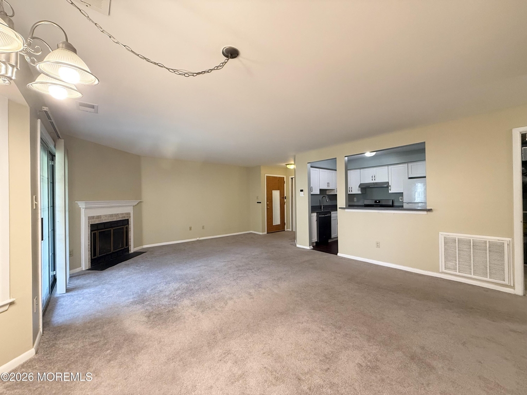 112 Lowell Court - Photo 9