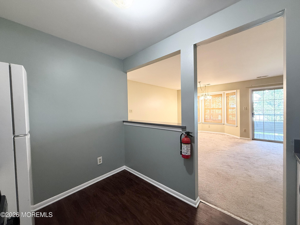 112 Lowell Court - Photo 4