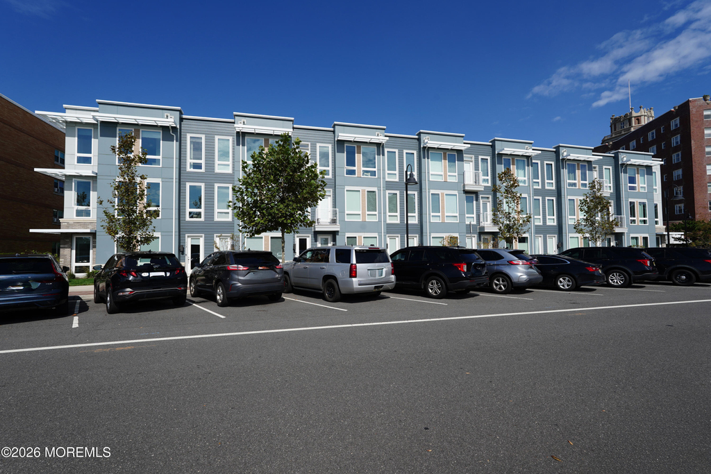 201 Sunset Avenue - Photo 2