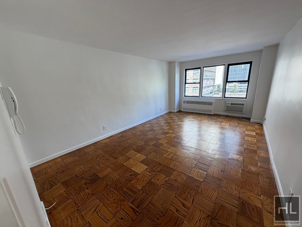East 36 Street - Photo 2