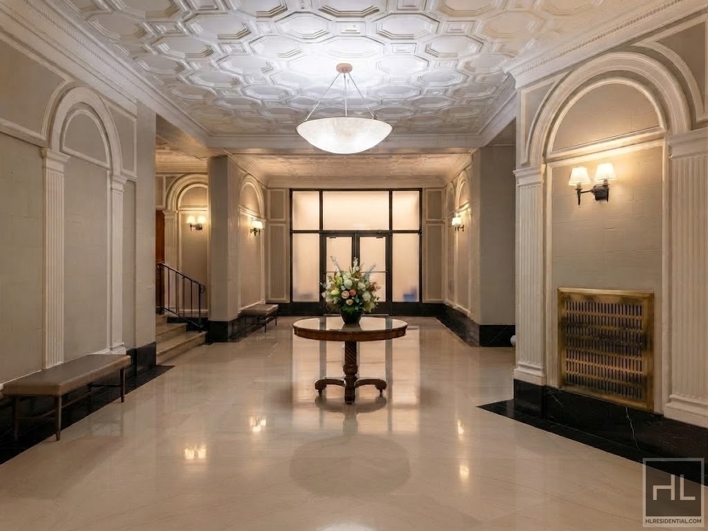 West 68 Street - Photo 6