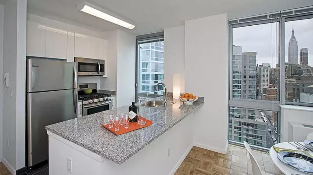 West 37th Street - Photo 0
