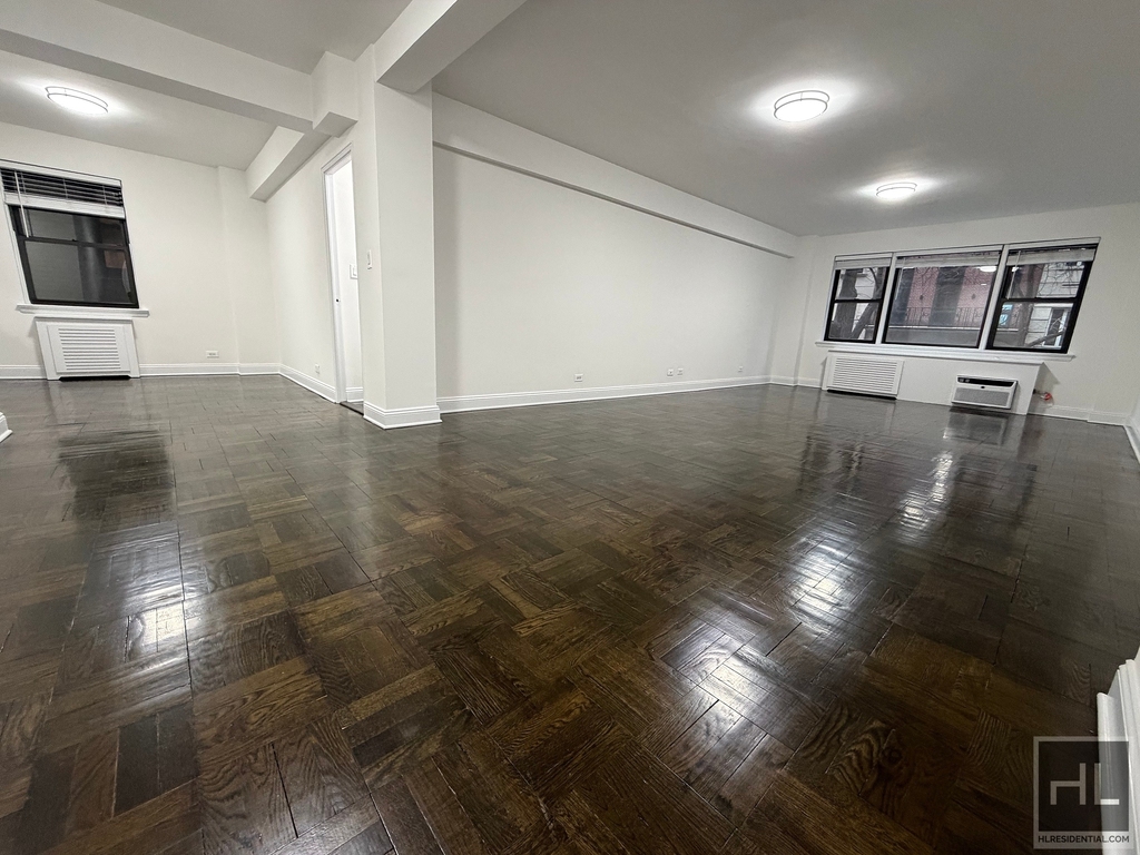 Beekman Place - Photo 2