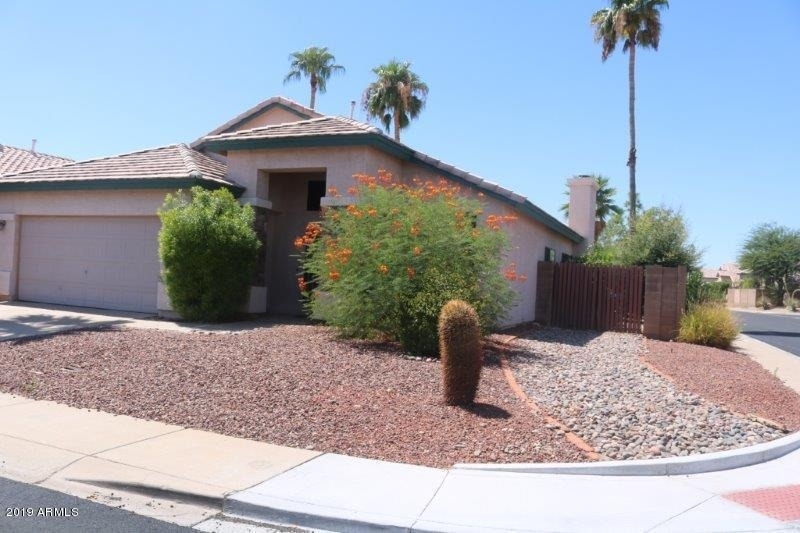 17044 N 43rd Place - Photo 2