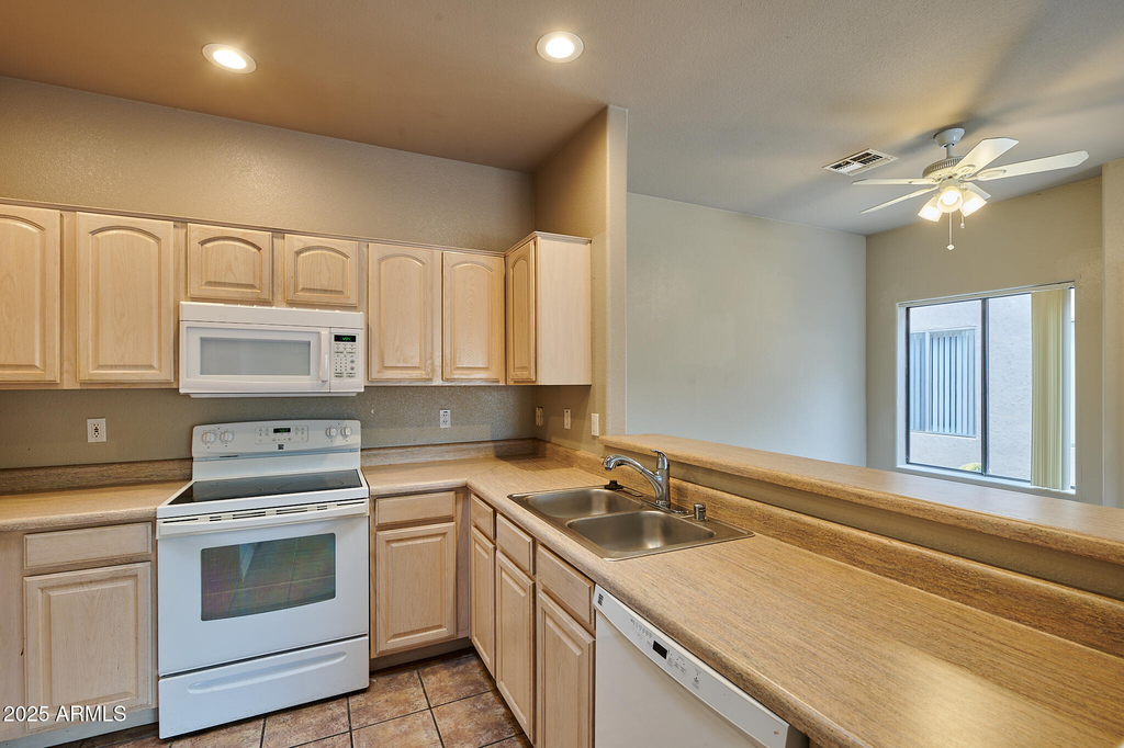 11874 N Saguaro Boulevard - Photo 5