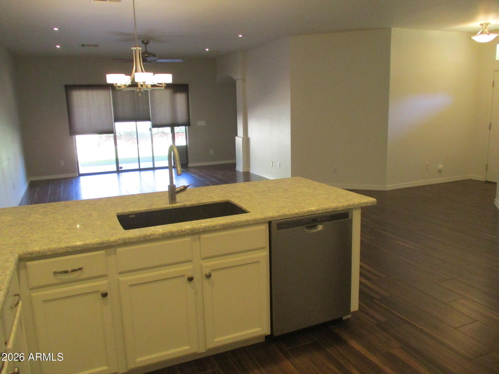 719 N Tangerine Drive - Photo 4