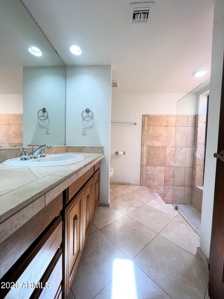 8005 E Via Del Desierto -- - Photo 40