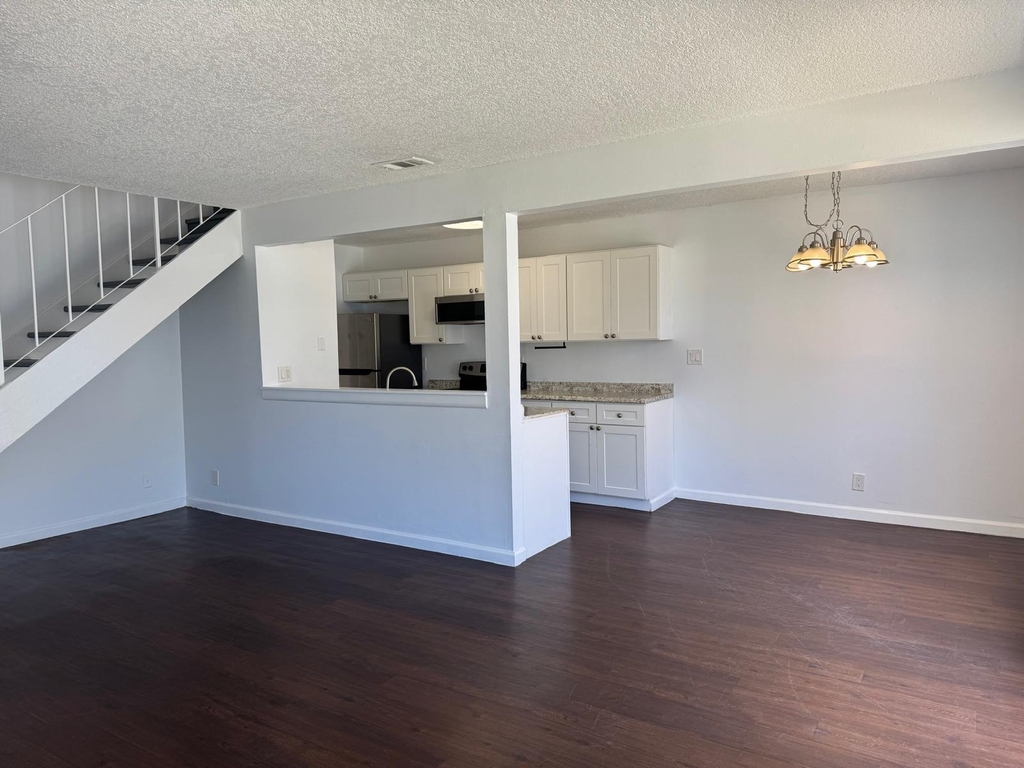 804 W Tiffany Drive - Photo 4