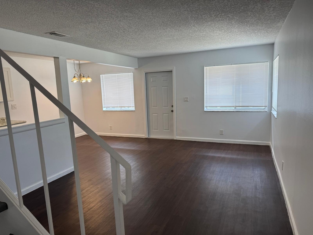 804 W Tiffany Drive - Photo 8
