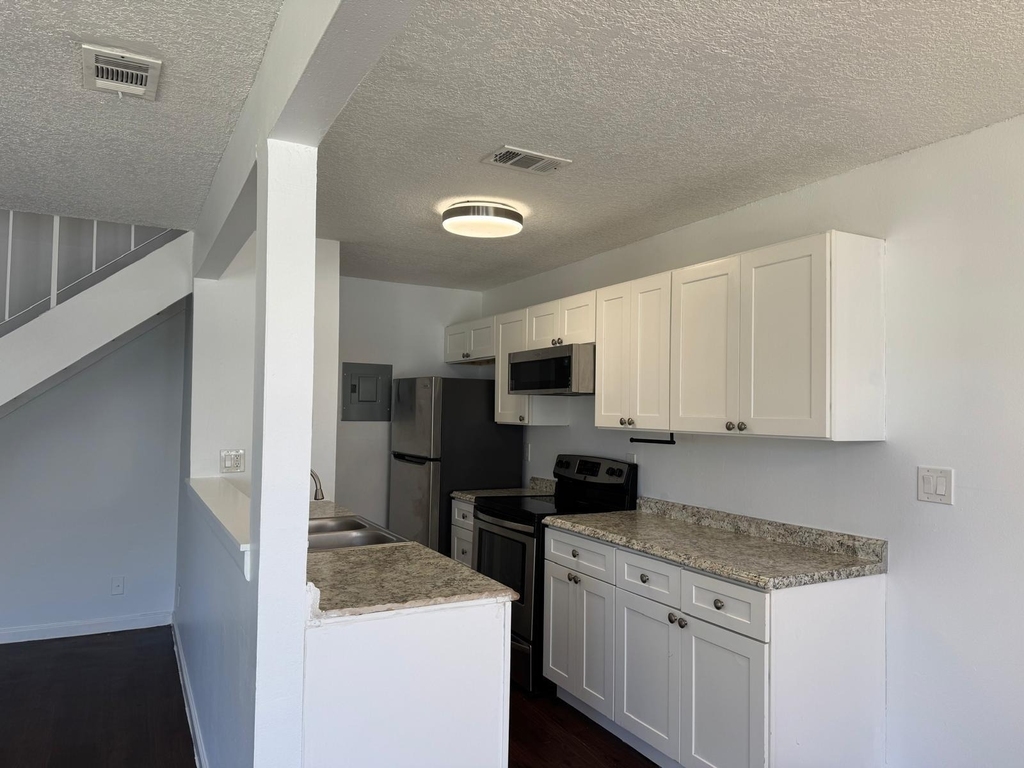 804 W Tiffany Drive - Photo 7