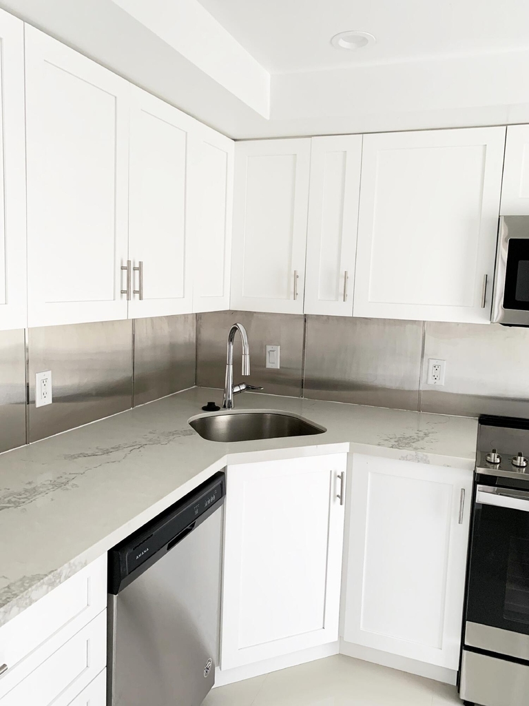 231 Marine Court - Photo 10