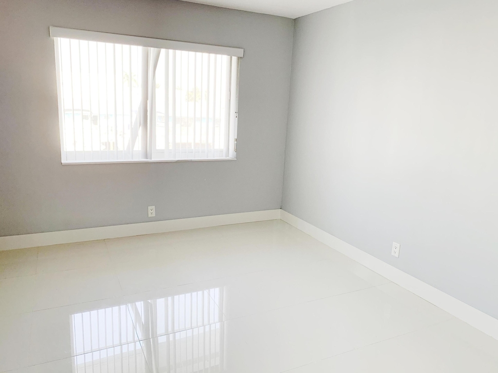231 Marine Court - Photo 21