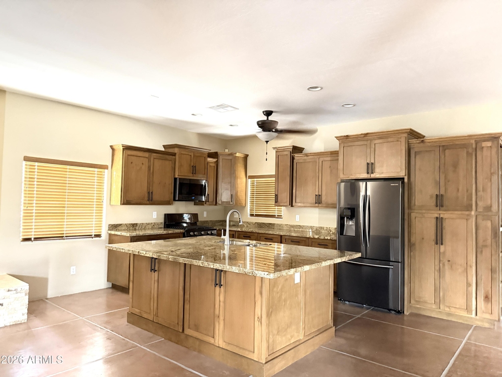 1805 E Maryland Avenue - Photo 8