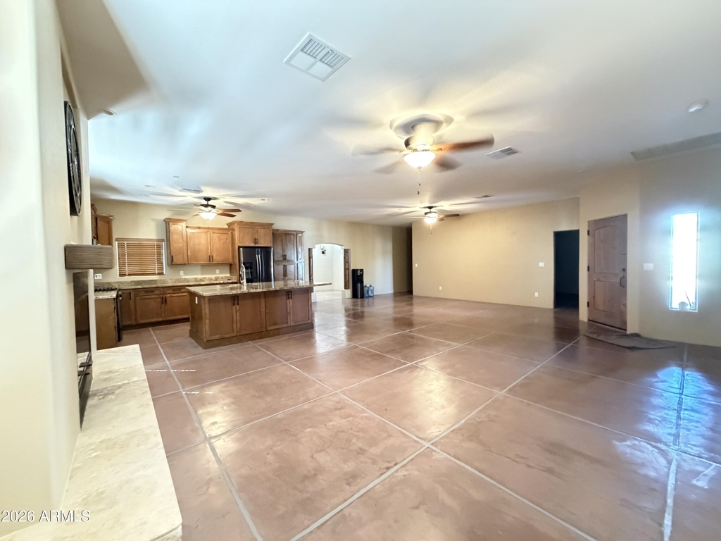 1805 E Maryland Avenue - Photo 3