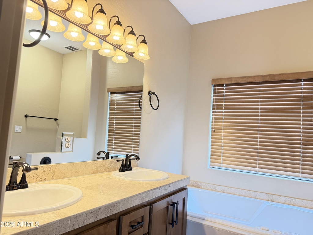 1805 E Maryland Avenue - Photo 15