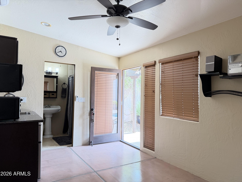 1805 E Maryland Avenue - Photo 25
