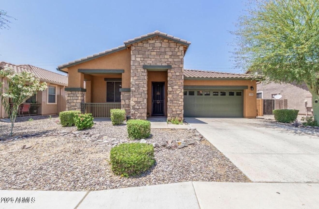 4706 S Twinleaf Drive - Photo 0