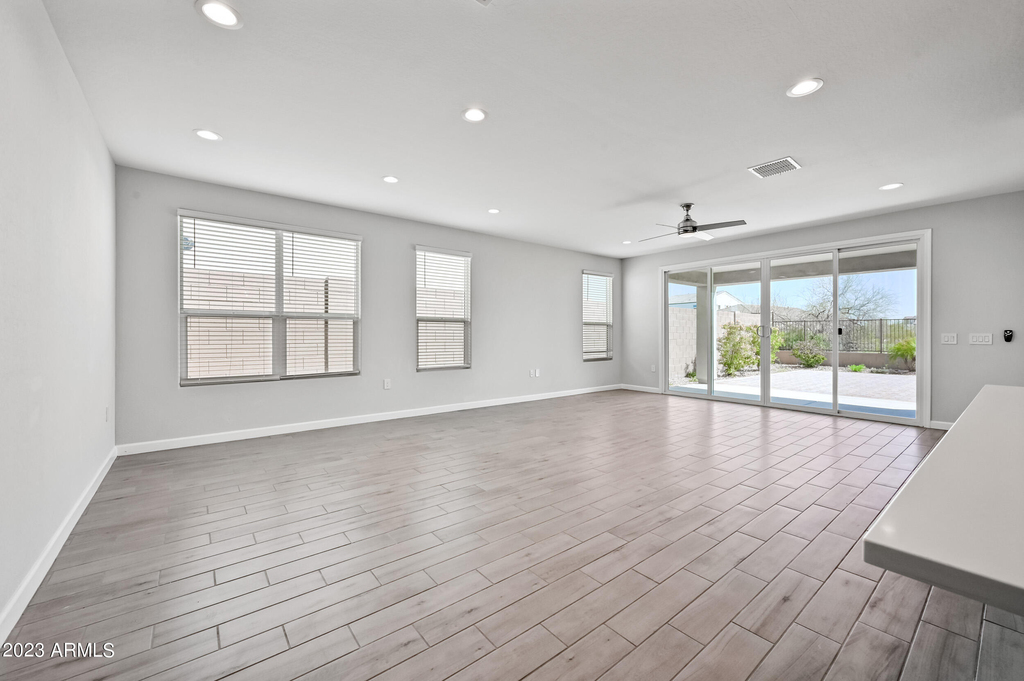 2111 E Questa Drive - Photo 3