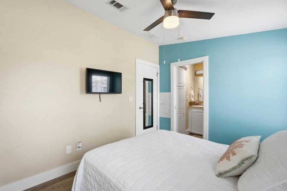 166 Nettles Boulevard - Photo 6