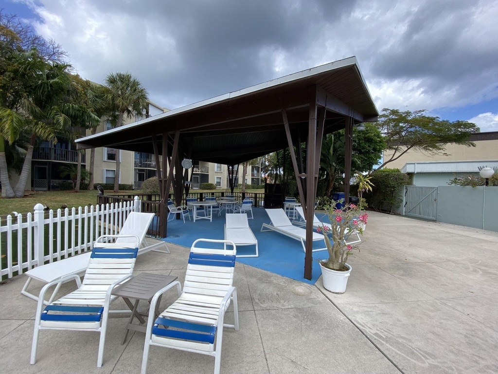 300 Waterway Drive S - Photo 26