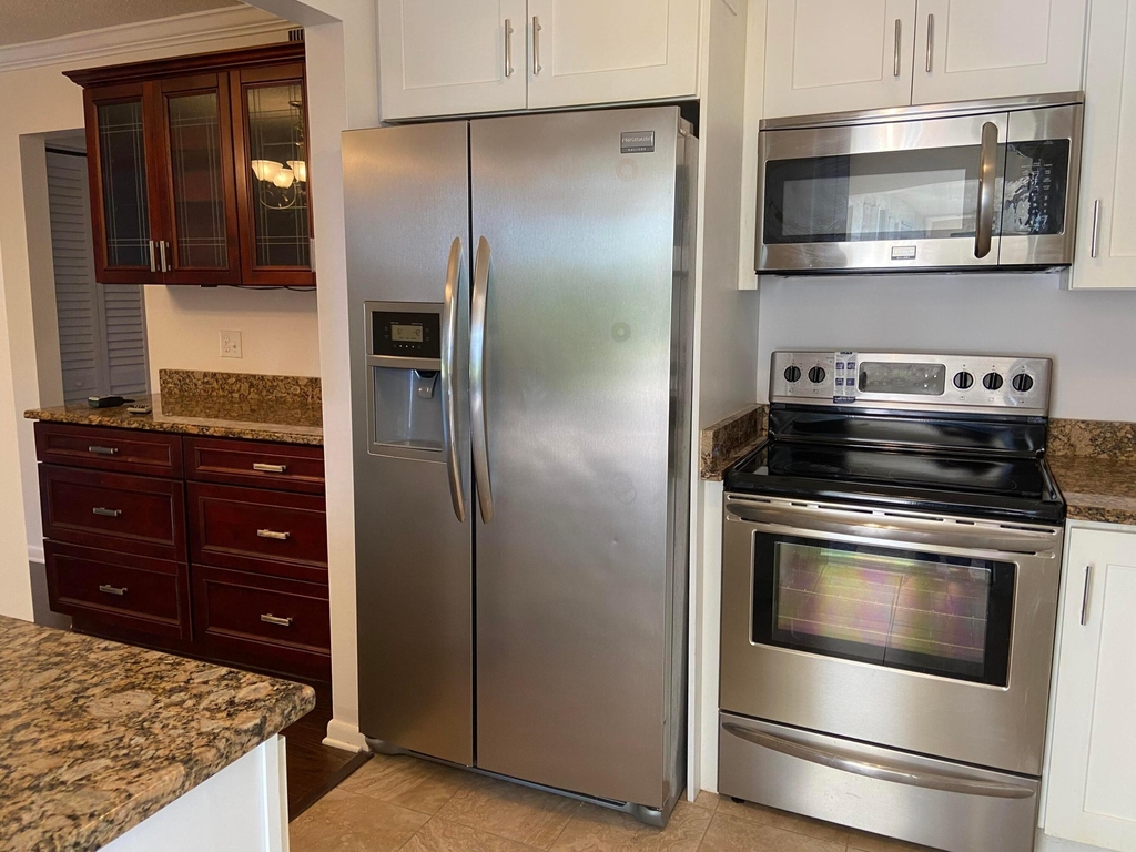 300 Waterway Drive S - Photo 5