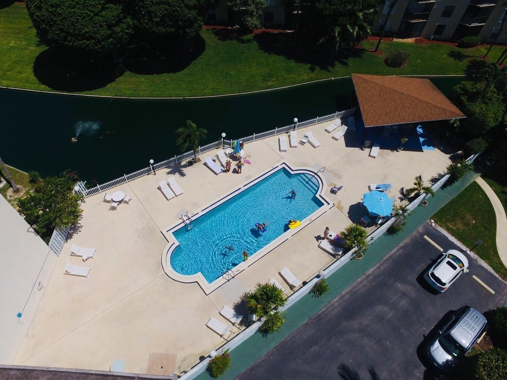 300 Waterway Drive S - Photo 24