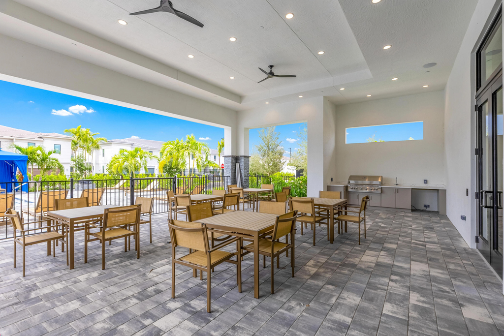 1185 Carillon Street - Photo 30