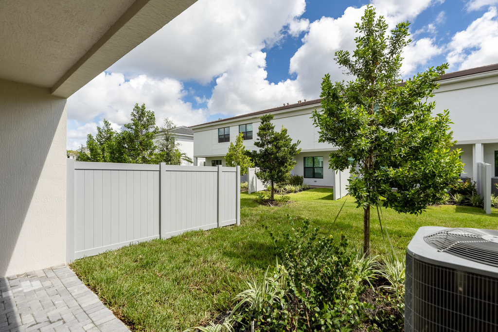 1185 Carillon Street - Photo 23