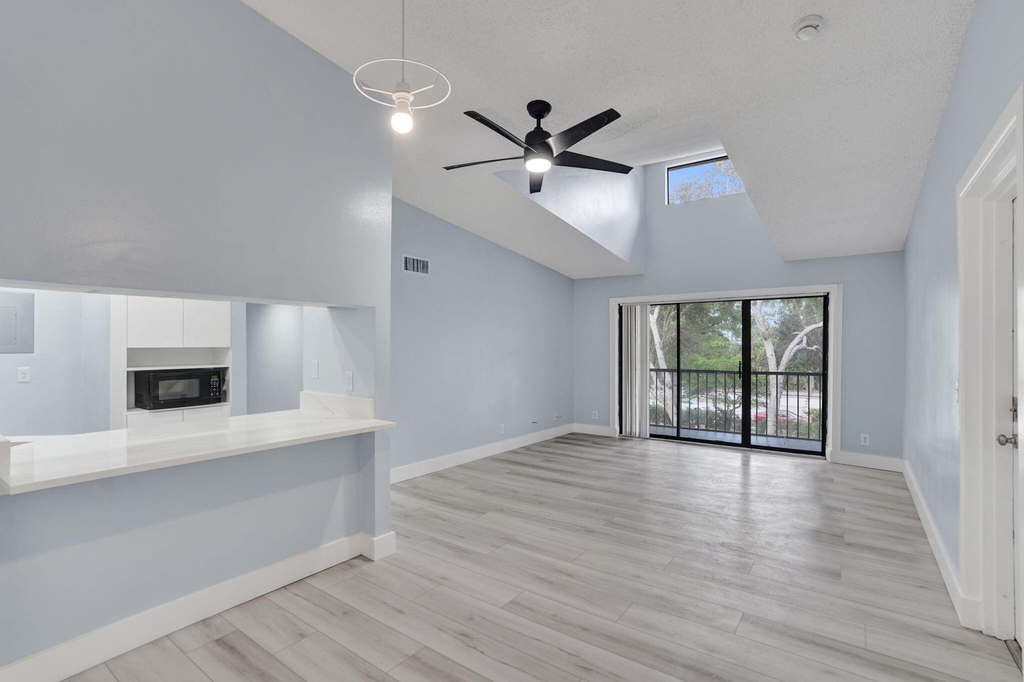 203 Foxtail Drive - Photo 2