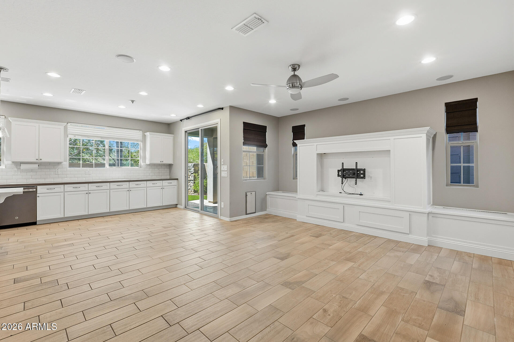 15918 S 11th Way - Photo 9