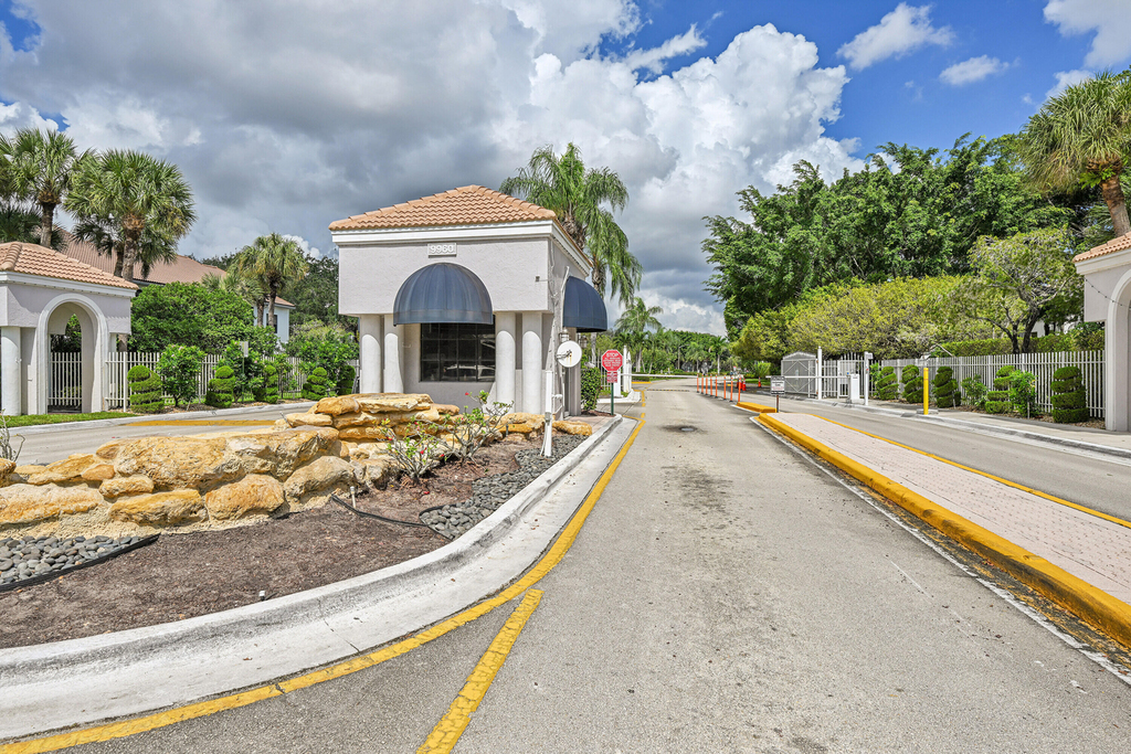 5390 Venetia Court - Photo 30