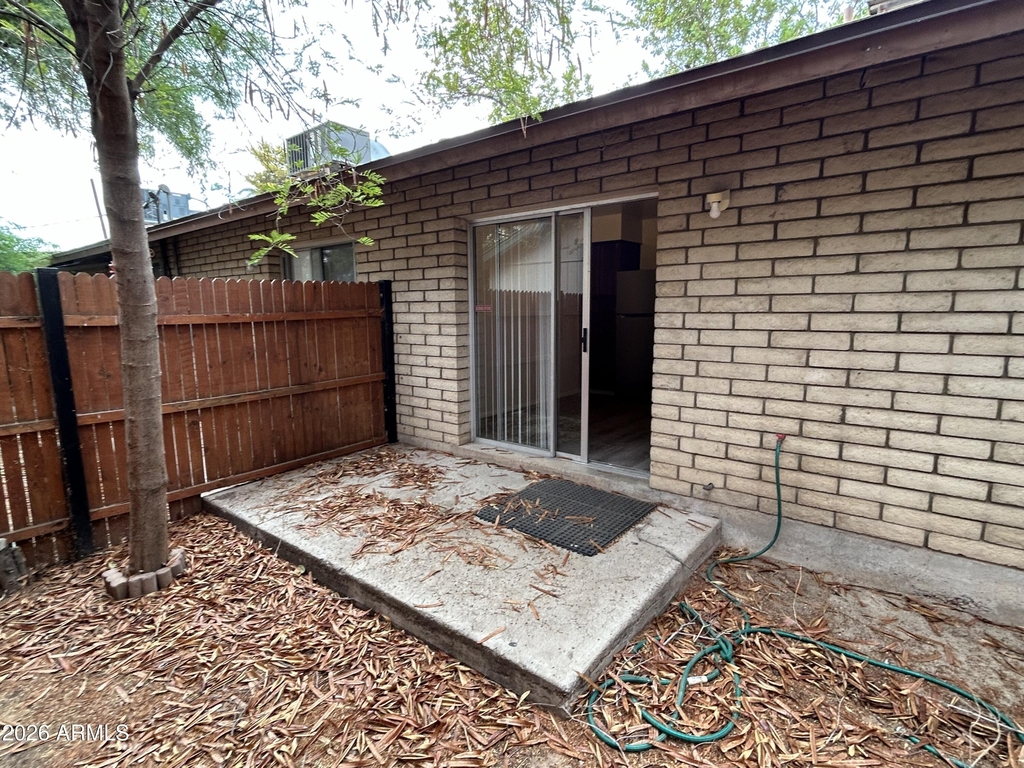 503 W 12th Street - Photo 10