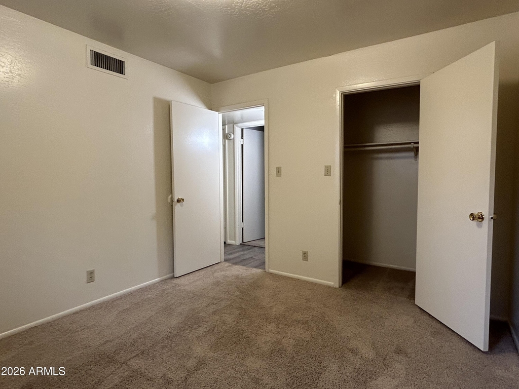 503 W 12th Street - Photo 9