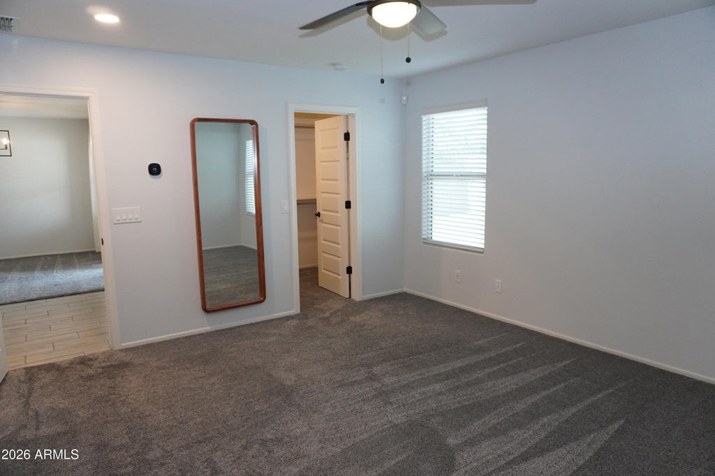 654 E Buckingham Avenue - Photo 11