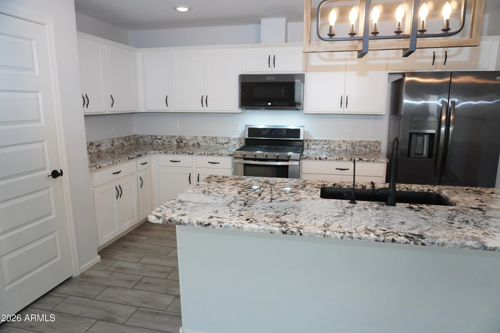 654 E Buckingham Avenue - Photo 6