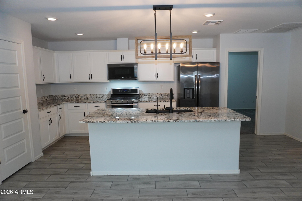 654 E Buckingham Avenue - Photo 5