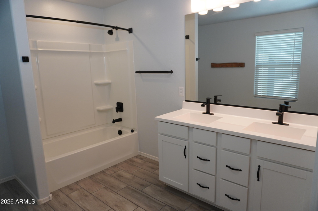 654 E Buckingham Avenue - Photo 10