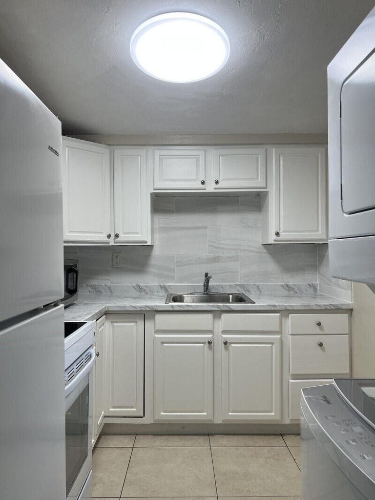 224 Ne 24th Avenue - Photo 4