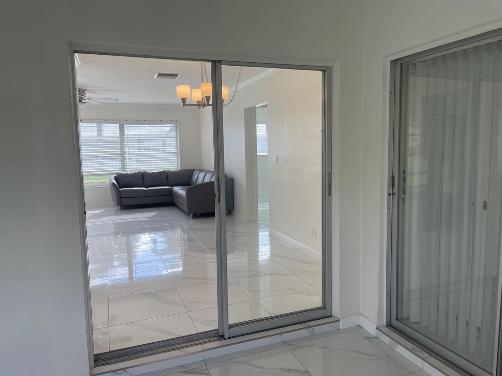 131 Nw 14th Street - Photo 18