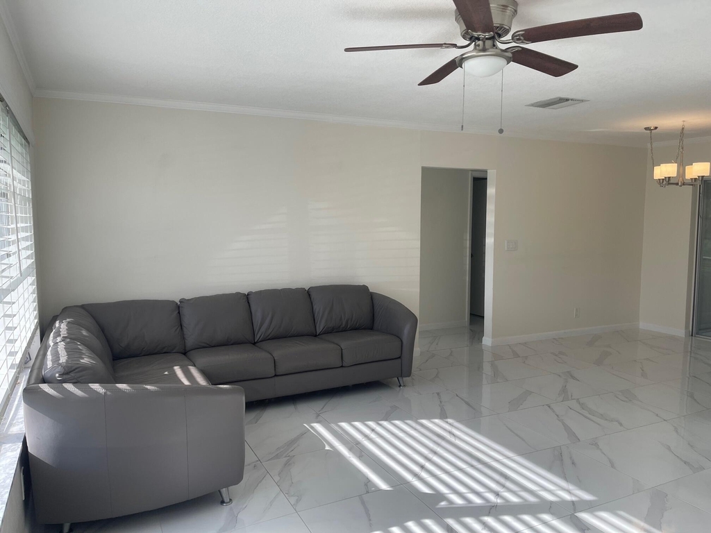 131 Nw 14th Street - Photo 3