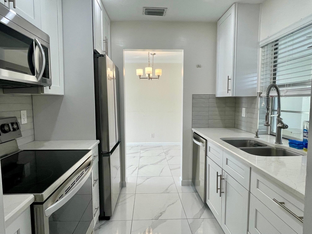 131 Nw 14th Street - Photo 7