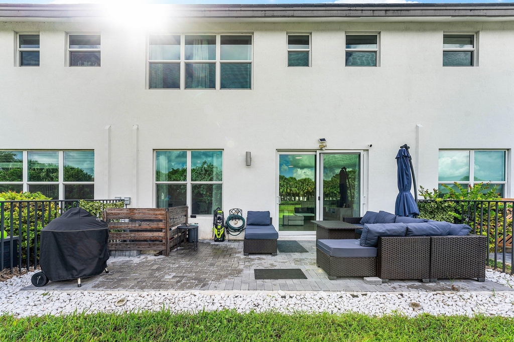 4392 Veleiros Avenue - Photo 20
