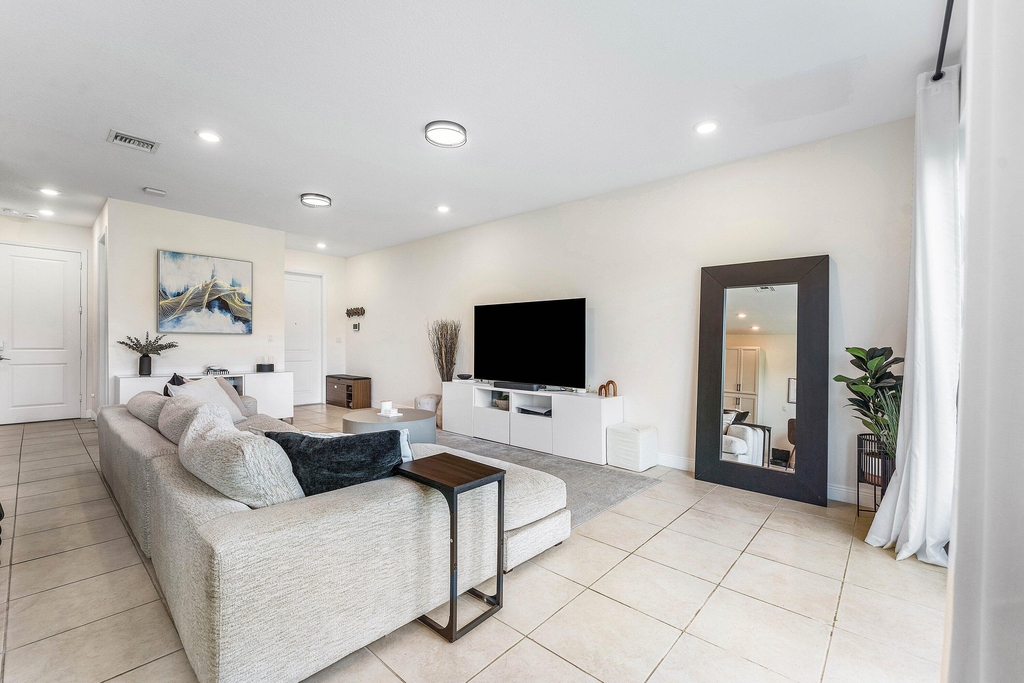 4392 Veleiros Avenue - Photo 4