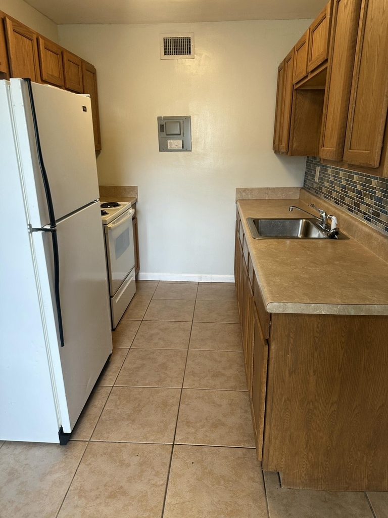 2733 Ne 1st Terrace - Photo 14