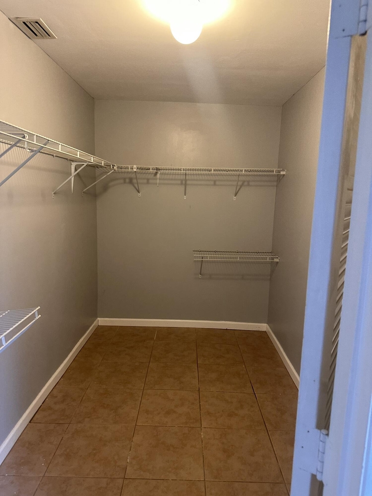 2733 Ne 1st Terrace - Photo 26