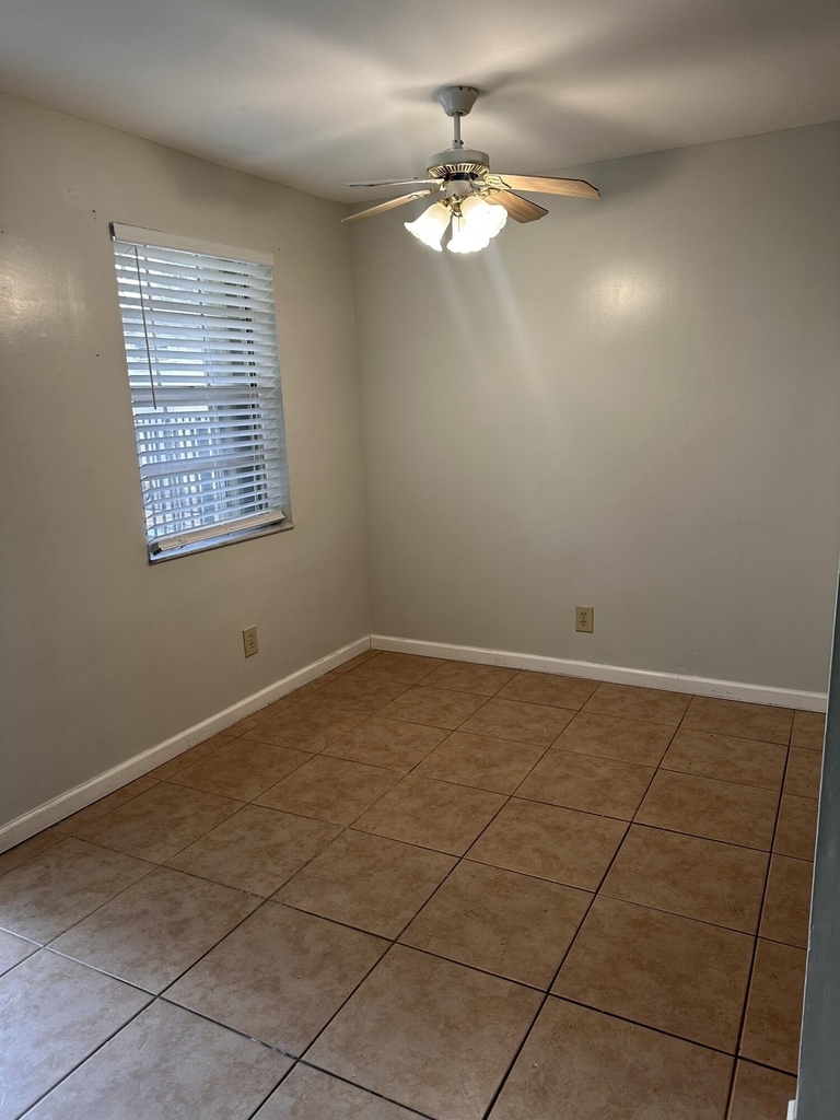 2733 Ne 1st Terrace - Photo 33