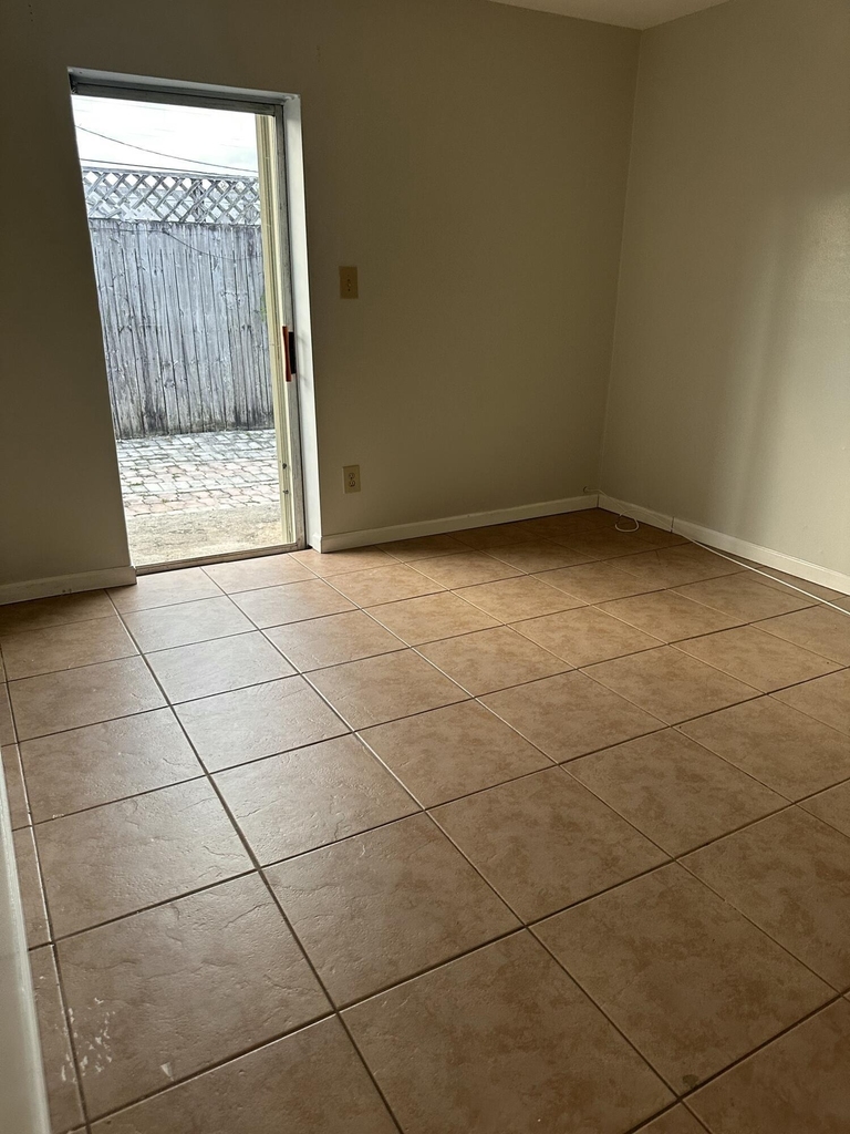 2733 Ne 1st Terrace - Photo 28