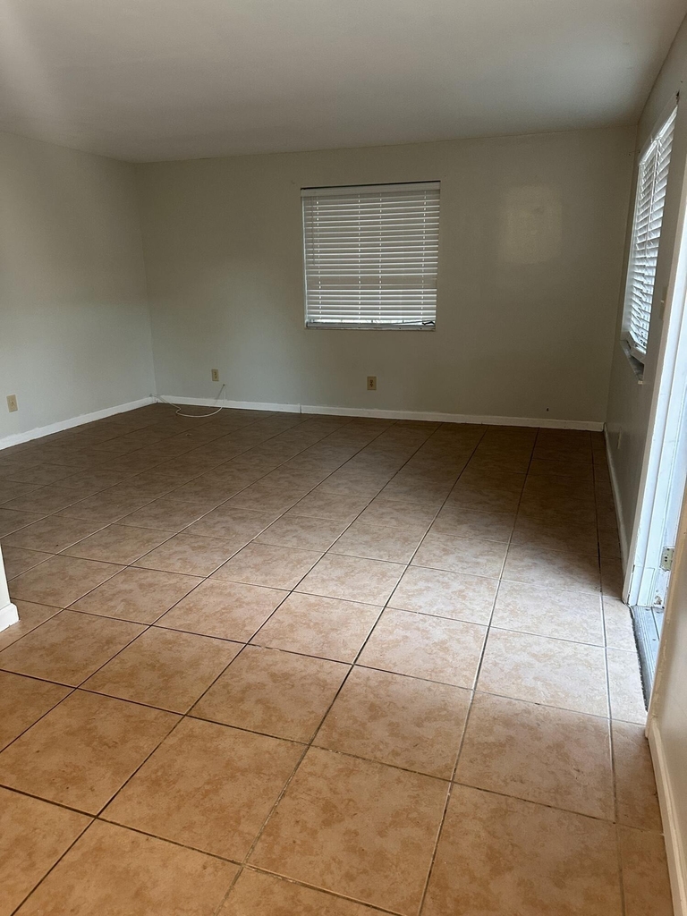 2733 Ne 1st Terrace - Photo 20