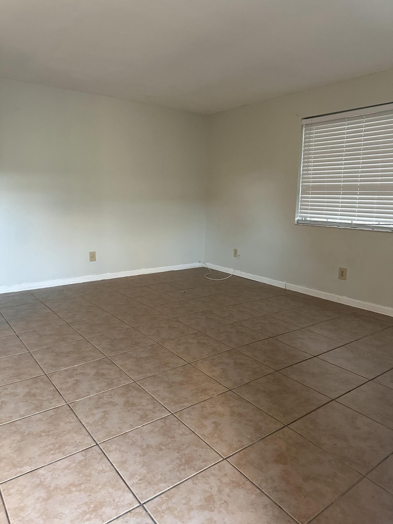 2733 Ne 1st Terrace - Photo 35