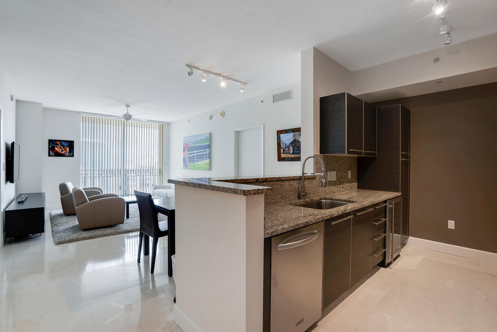 550 Okeechobee Boulevard - Photo 2